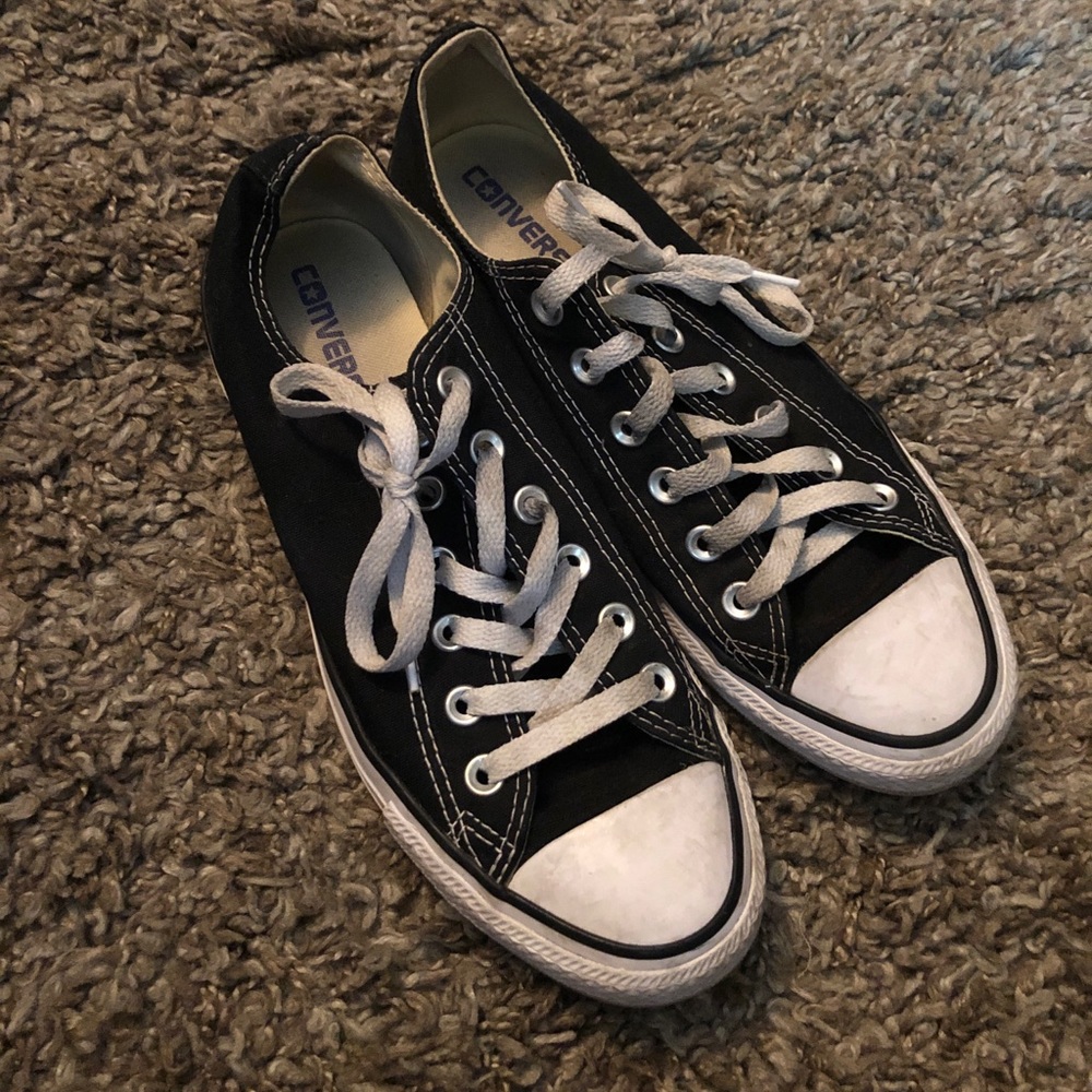 Black converse chuck taylor low tops